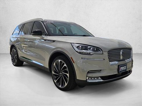 Used 2024 Lincoln Aviator Reserve w/ Equipment Group 201A AWD/4WD image 3