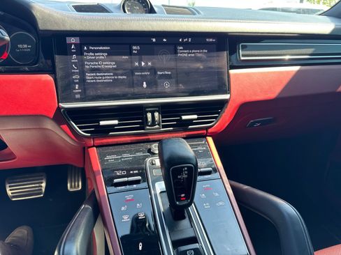 Used 2020 Porsche Cayenne S AWD/4WD image 16