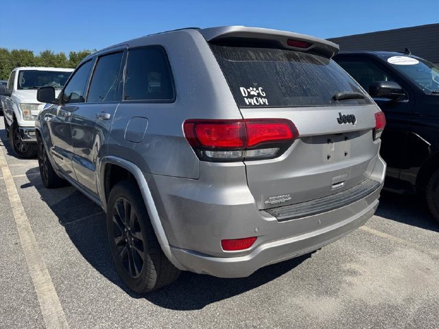 Used 2020 Jeep Grand Cherokee Altitude RWD image 2