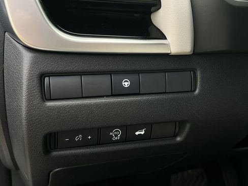 Certified 2025 Nissan Rogue SL AWD/4WD image 12