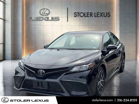 Used 2022 Toyota Camry SE AWD/4WD image 3