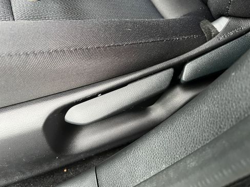 Used 2025 Toyota Prius LE image 23