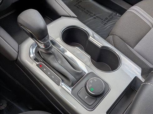 Used 2025 Chevrolet Blazer LT image 11