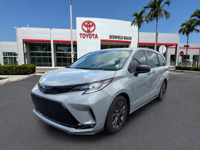 Used 2026 Toyota Sienna XSE FWD image 3