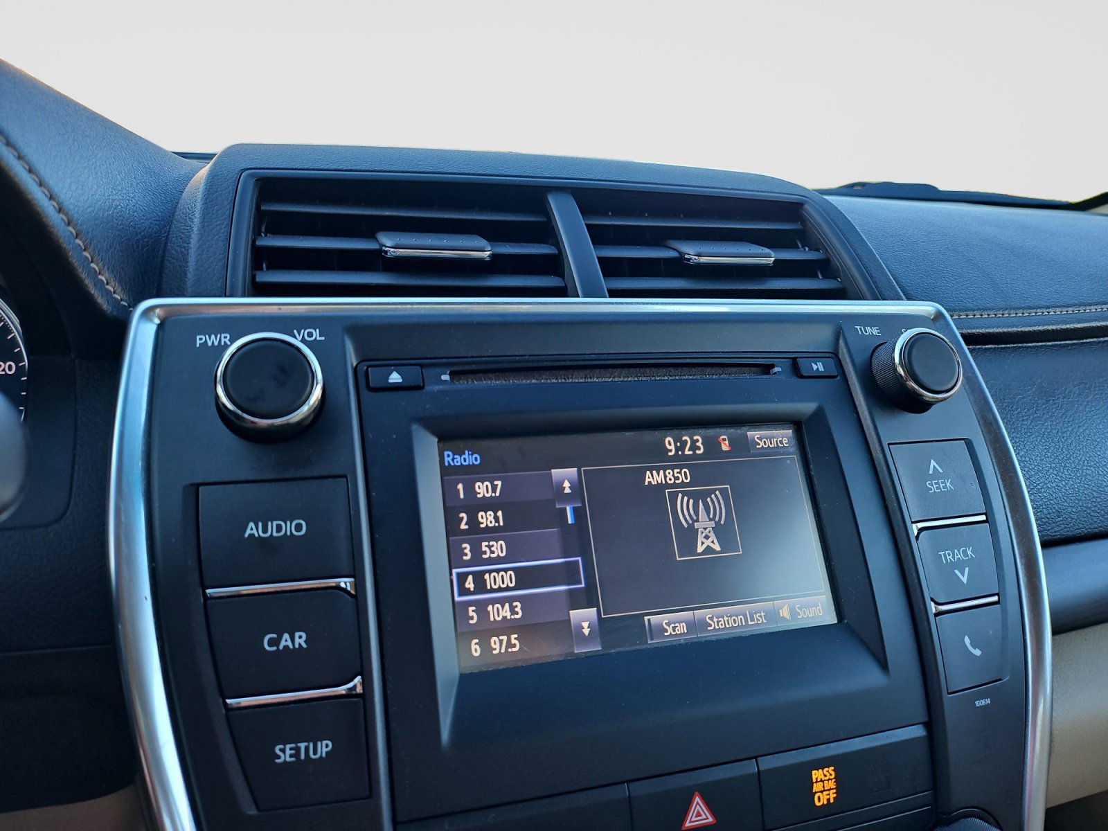 Used 2017 Toyota Camry LE FWD image 24