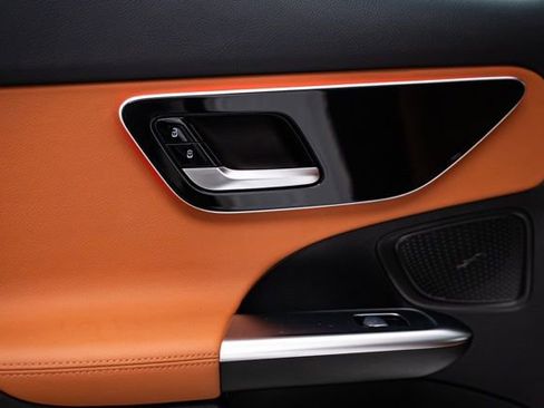 Used 2025 Mercedes-Benz C 300 4MATIC Sedan image 26