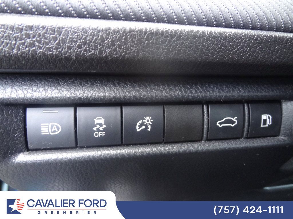 Used 2025 Toyota Camry SE FWD image 14