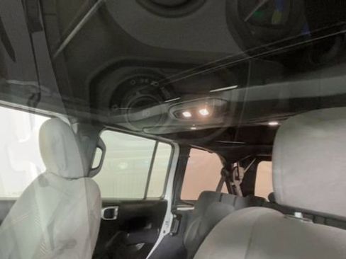 Used 2024 Jeep Wrangler Unlimited AWD/4WD image 24