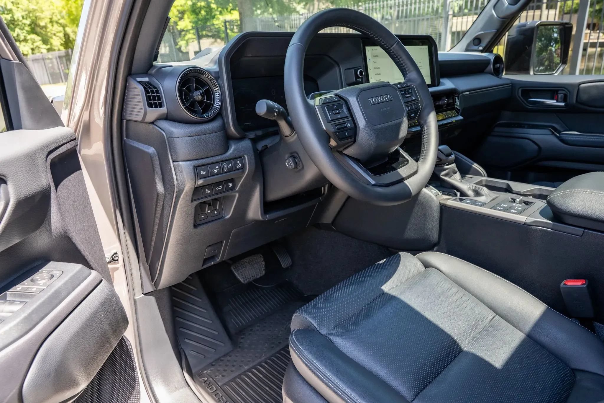 Used 2025 Toyota Land Cruiser w/ Premium Package AWD/4WD image 10