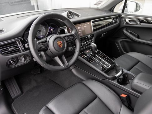 New 2026 Porsche Macan S image 4