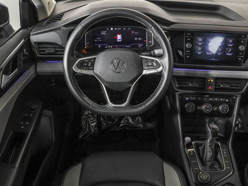 Used 2022 Volkswagen Taos SEL w/ Panoramic Sunroof Package image 40