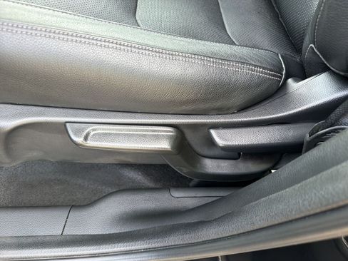 Used 2021 Honda HR-V EX-L image 16