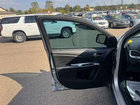 Used 2012 Dodge Journey SXT image 15