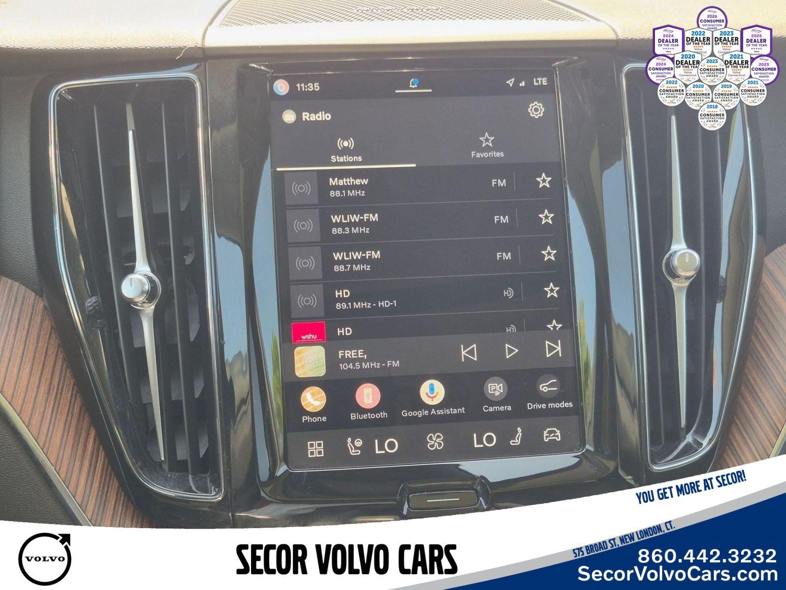 Used 2024 Volvo XC60 T8 Plus w/ Climate Package AWD/4WD image 24