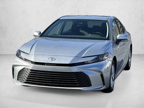 Used 2025 Toyota Camry LE image 24