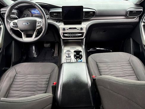 Used 2021 Ford Explorer XLT w/ Class III Trailer Tow Package image 8