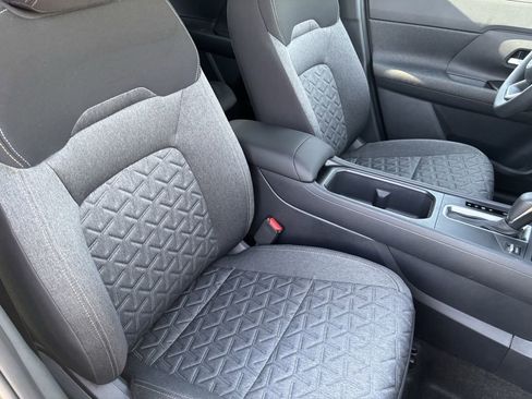 New 2026 Nissan Kicks SV image 8