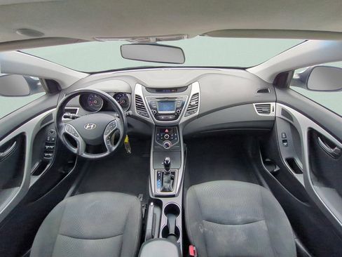 Used 2015 Hyundai Elantra SE w/ Option Group 03 FWD image 10
