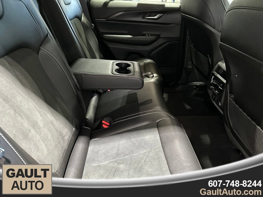 Used 2025 Jeep Grand Cherokee Altitude AWD/4WD image 19
