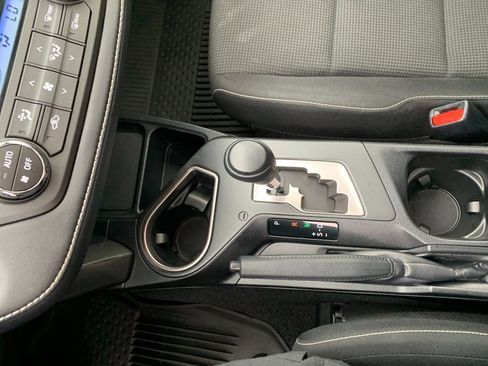 Used 2017 Toyota RAV4 XLE image 23