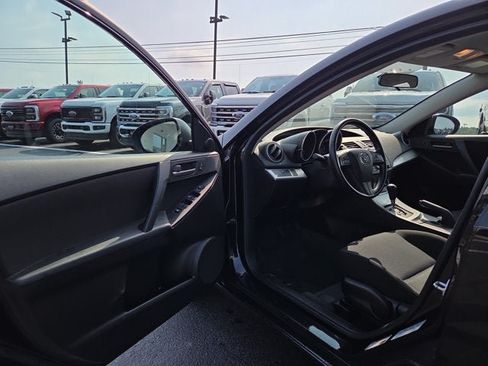 Used 2011 MAZDA MAZDA3 i Touring FWD image 7