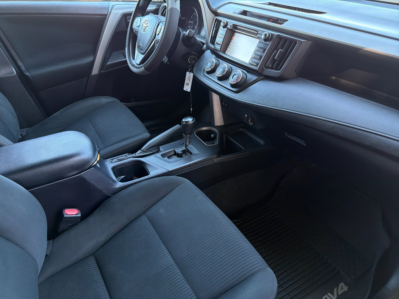 Used 2018 Toyota RAV4 LE w/ All Weather Liner Package FWD image 16