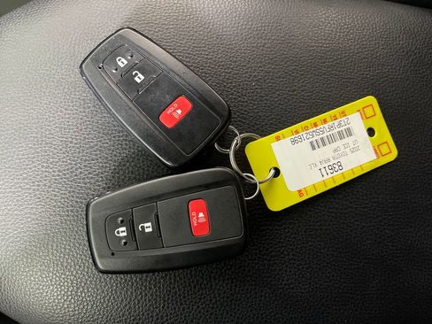 Certified 2025 Toyota RAV4 XLE AWD/4WD image 24