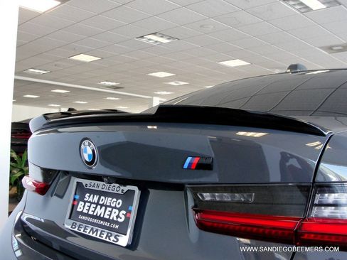 Used 2023 BMW 330i Sedan w/ M Sport Package RWD image 11
