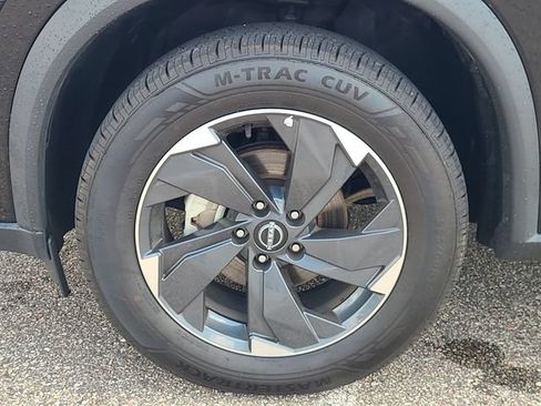 Used 2024 Nissan Rogue SV AWD/4WD image 10