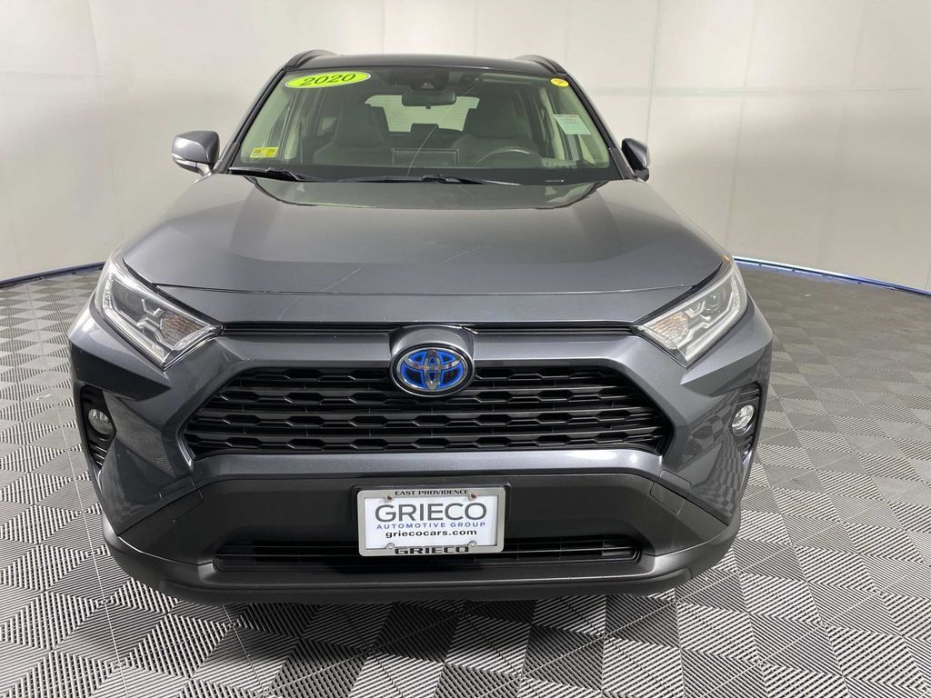 Used 2020 Toyota RAV4 XLE w/ Convenience Package AWD/4WD image 3