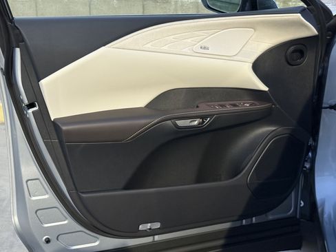 New 2026 Lexus RX 450h AWD image 17