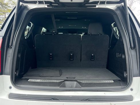 Used 2023 Chevrolet Suburban Premier image 13