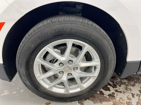 Used 2024 Chevrolet Equinox LS FWD image 25