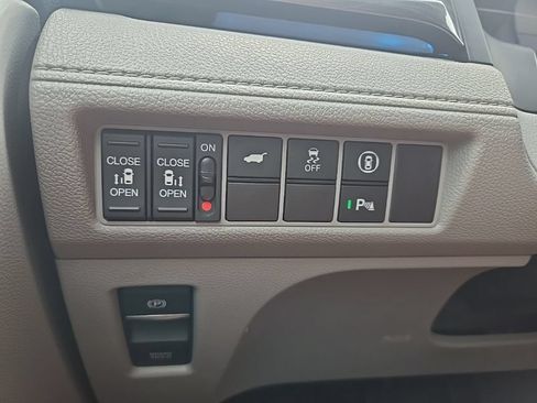 Used 2022 Honda Odyssey Elite image 44