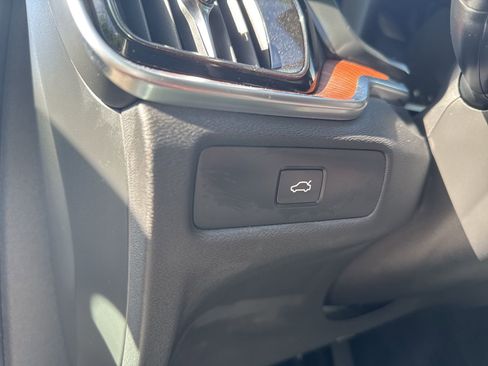 Used 2024 Volvo S60 B5 Plus image 22