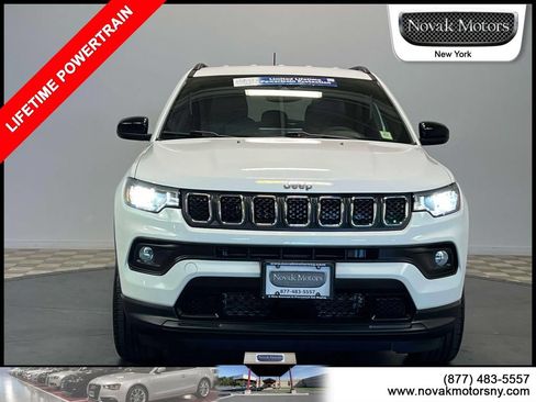 Used 2023 Jeep Compass Latitude AWD/4WD image 2