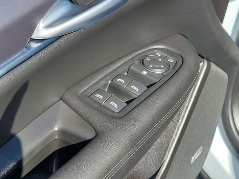 Used 2025 Cadillac XT5 Luxury image 21