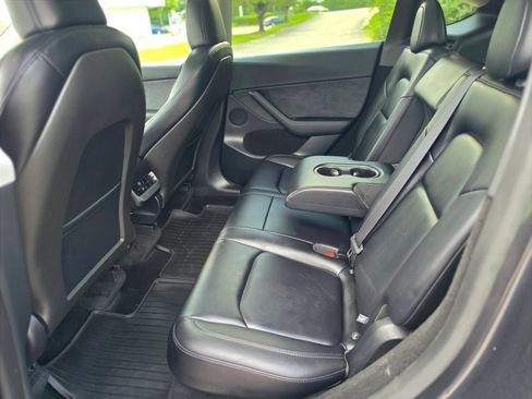 Used 2024 Tesla Model Y 2WD image 15