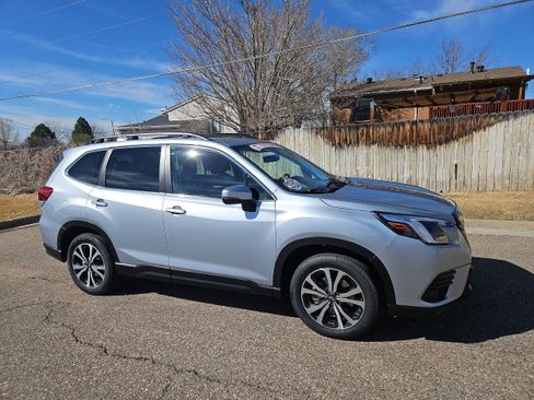 Certified 2023 Subaru Forester Limited AWD/4WD image 2