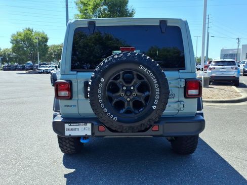 Used 2023 Jeep Wrangler Unlimited w/ Sun & Screen Package AWD/4WD image 18