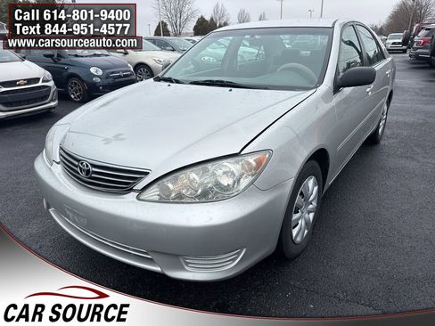 Used 2005 Toyota Camry LE image 2