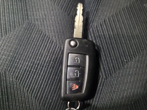 Used 2016 Nissan Rogue S AWD/4WD image 32