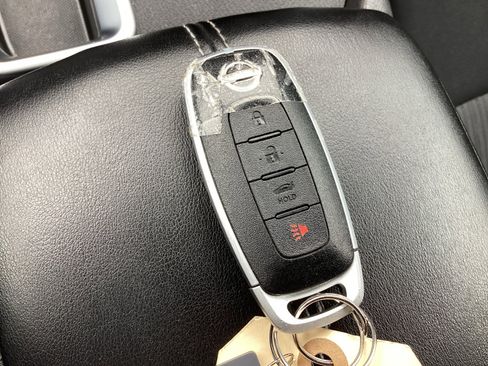 Used 2024 Nissan Sentra SV w/ Lighting Package image 32