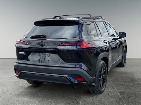 Used 2024 Toyota Corolla Cross AWD Hybrid w/ Moonroof Package image 5