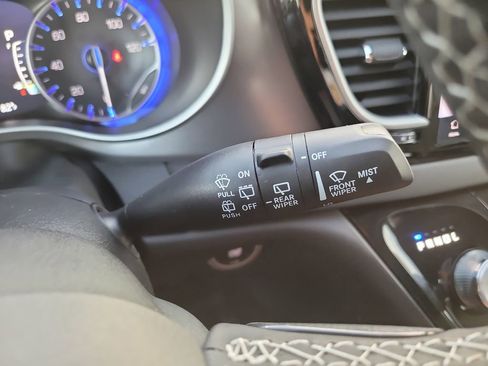 New 2026 Chrysler Voyager LX image 30