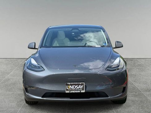 Used 2024 Tesla Model Y Long Range AWD/4WD image 8