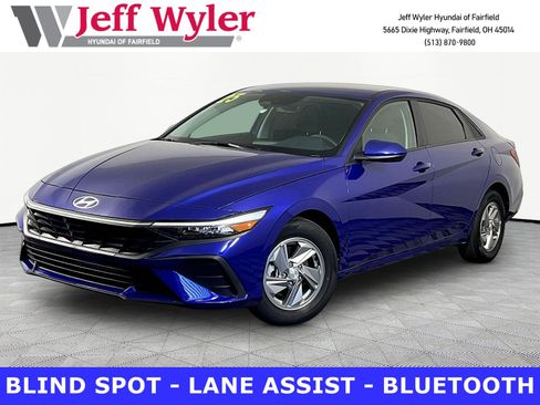 Certified 2025 Hyundai Elantra SE FWD image 1