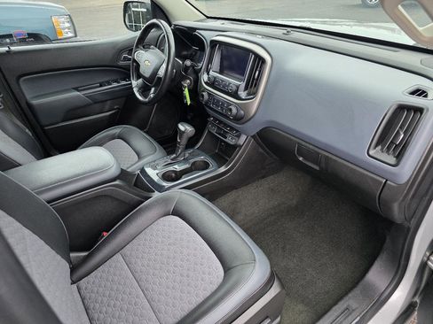 Used 2017 Chevrolet Colorado Z71 image 9