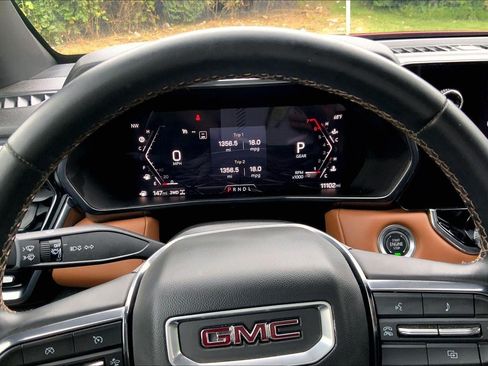 Used 2024 GMC Canyon AT4 w/ Technology Package AWD/4WD image 21