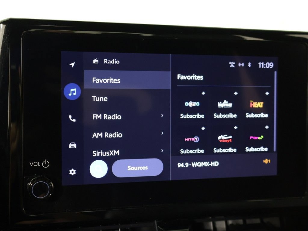 Used 2025 Toyota Corolla SE FWD image 37